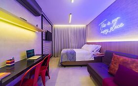 Lindo Apartamento frente para praia, Wi-Fi, estacionamento gratuito